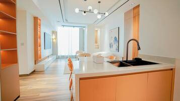 Luxury Double Room, City View | Interior