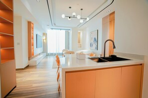 Luxury Double Room, City View | Interior - Tan Tower One (Phnom Penh)