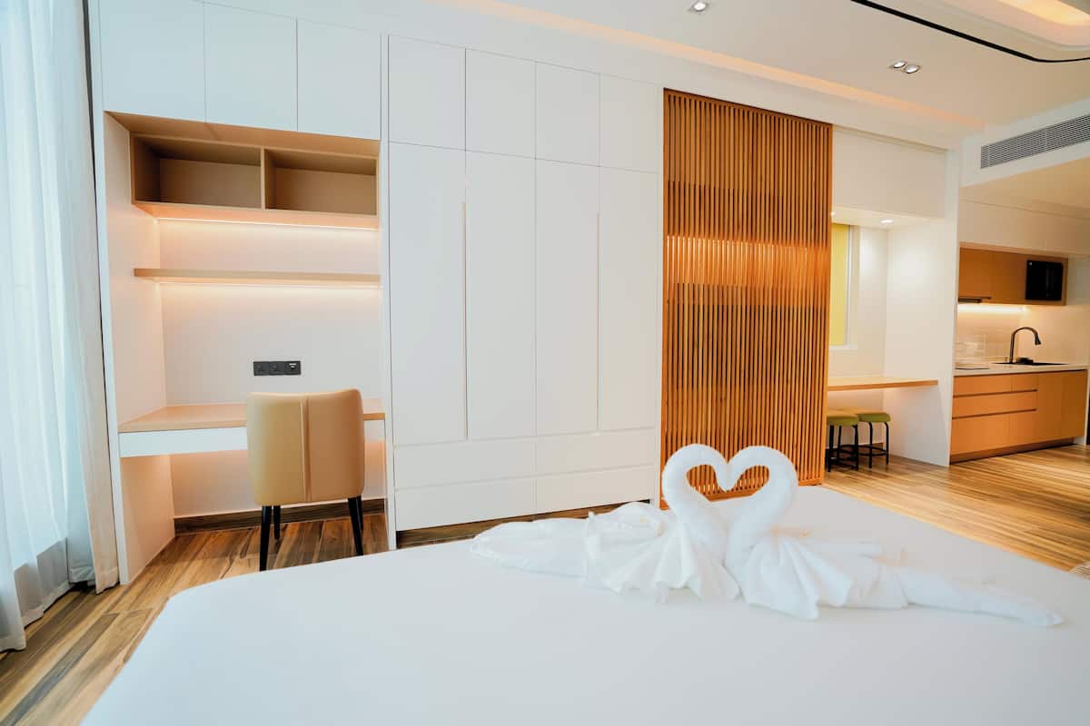 Luxury Studio, City View | Desk, laptop workspace, WiFi (free)