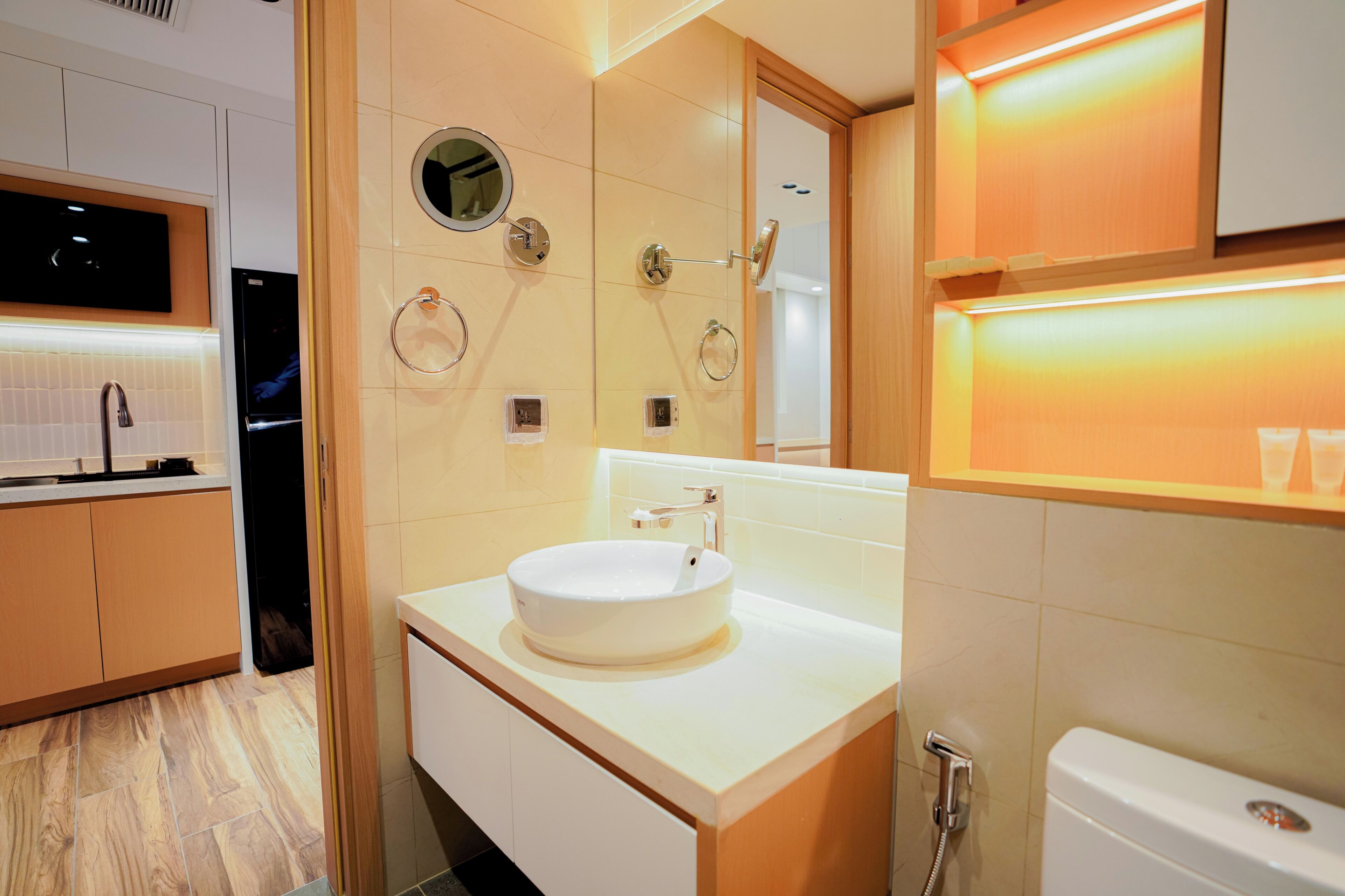 Studio Mewah, pemandangan kota | Kamar mandi | Sabun, sampo,  dan tisu toilet