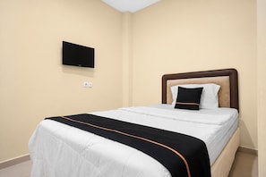 Standard Single Room | Desk, free WiFi, bed sheets - Hotel O near Social Market formerly Kost (Palembang)