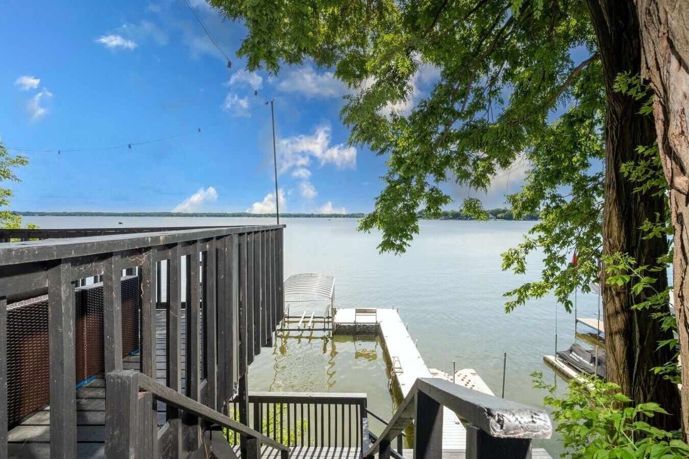 Multi-Level deck to the lake
