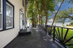 Property grounds - The Prohibition Lakehouse on Mineola Bay - 3/2 Mineola Bay Lake Retreat with Amazing Views (Fox Lake)