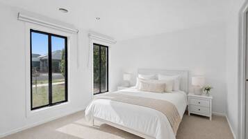 3 bedrooms, iron/ironing board, free WiFi, bed sheets