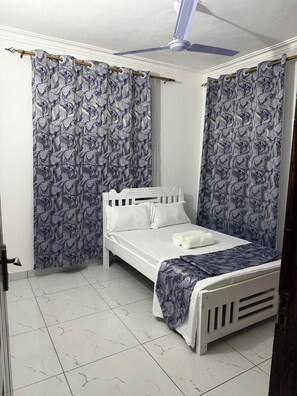 Room - Cosy 2 bedroom apartment close to the beach (Mombasa)