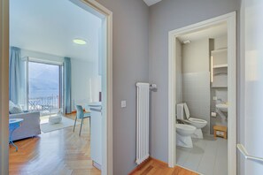 Standard Apartment, 1 Bedroom, 2 Bathrooms (76 The Lake House Marte) | Bathroom - 76 The Lake House (Melide)