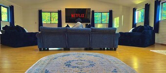 Spacious Alpine Log Cabin, Sleeps 16, Game/Movie Room
