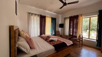 6 bedrooms, bed sheets