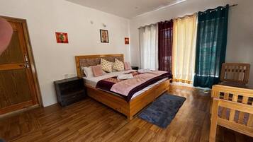 6 bedrooms, bed sheets