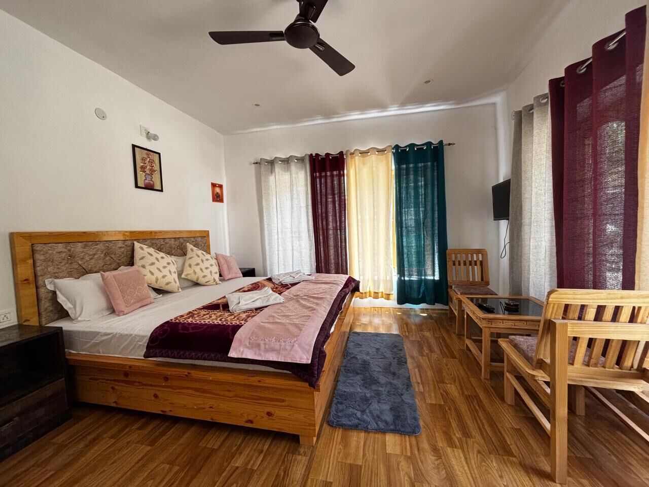 6 bedrooms, bed sheets