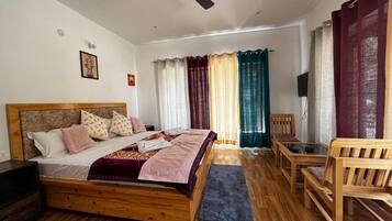 6 bedrooms, bed sheets