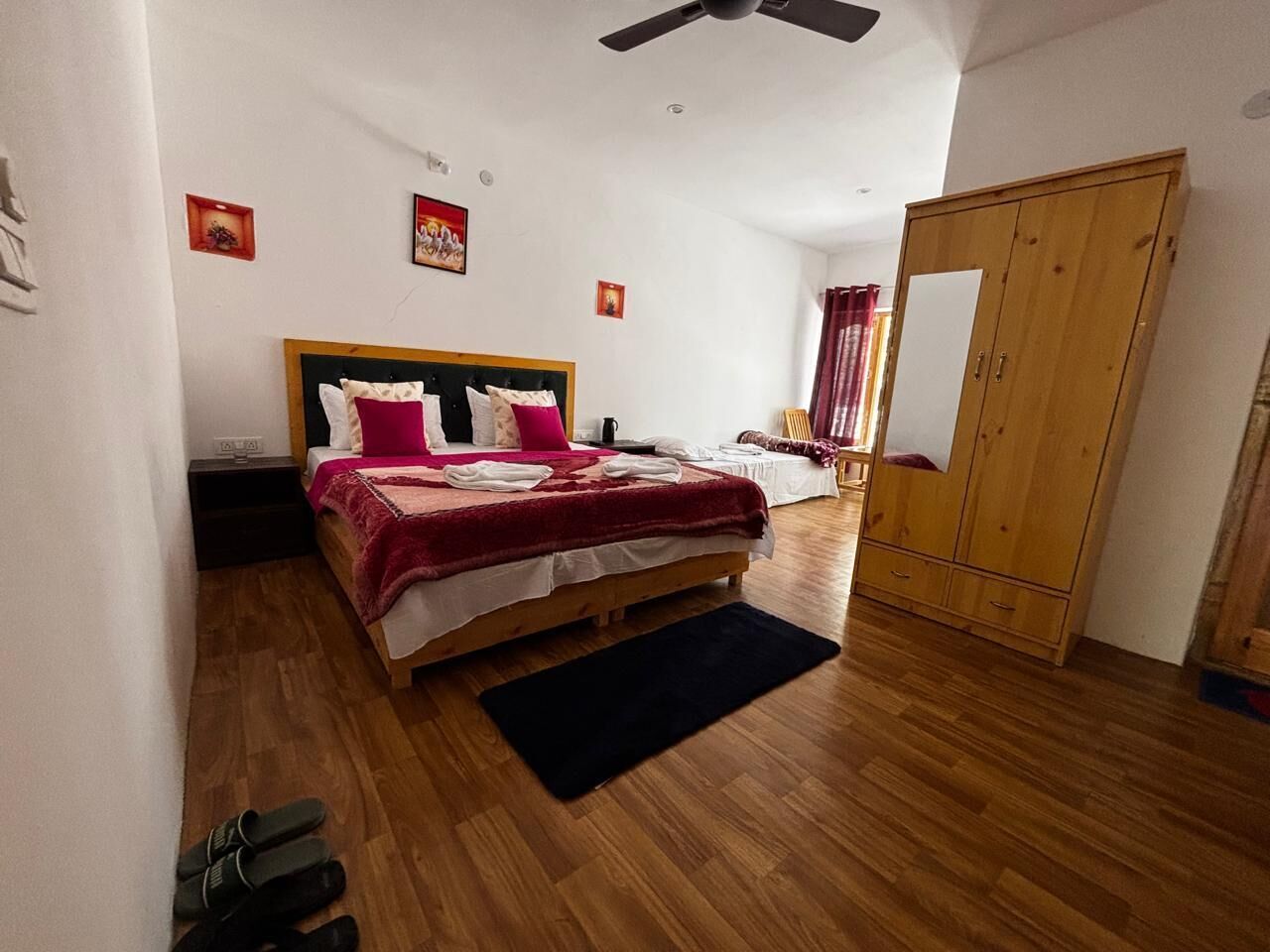 6 bedrooms, bed sheets