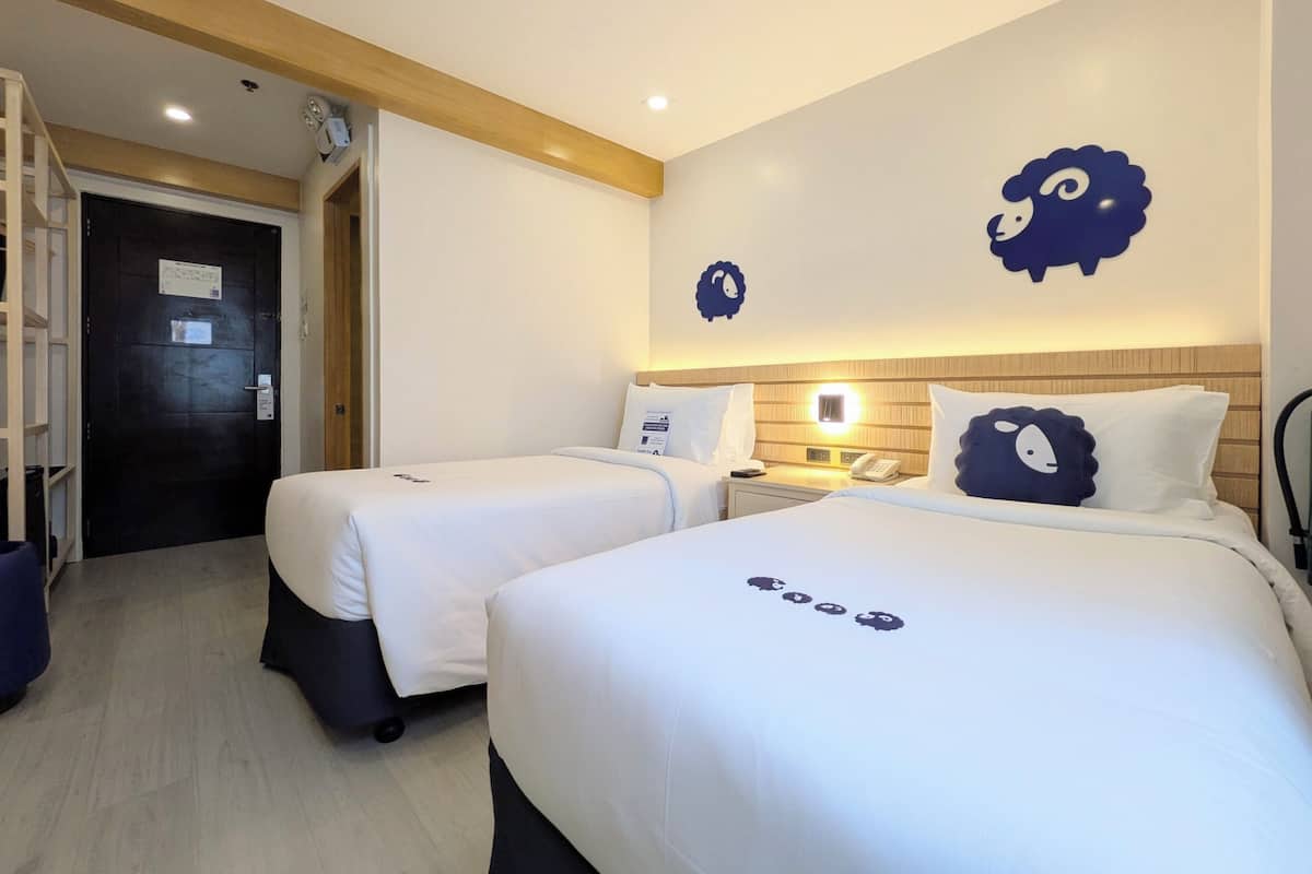 Deluxe Twin Room | Free WiFi, bed sheets