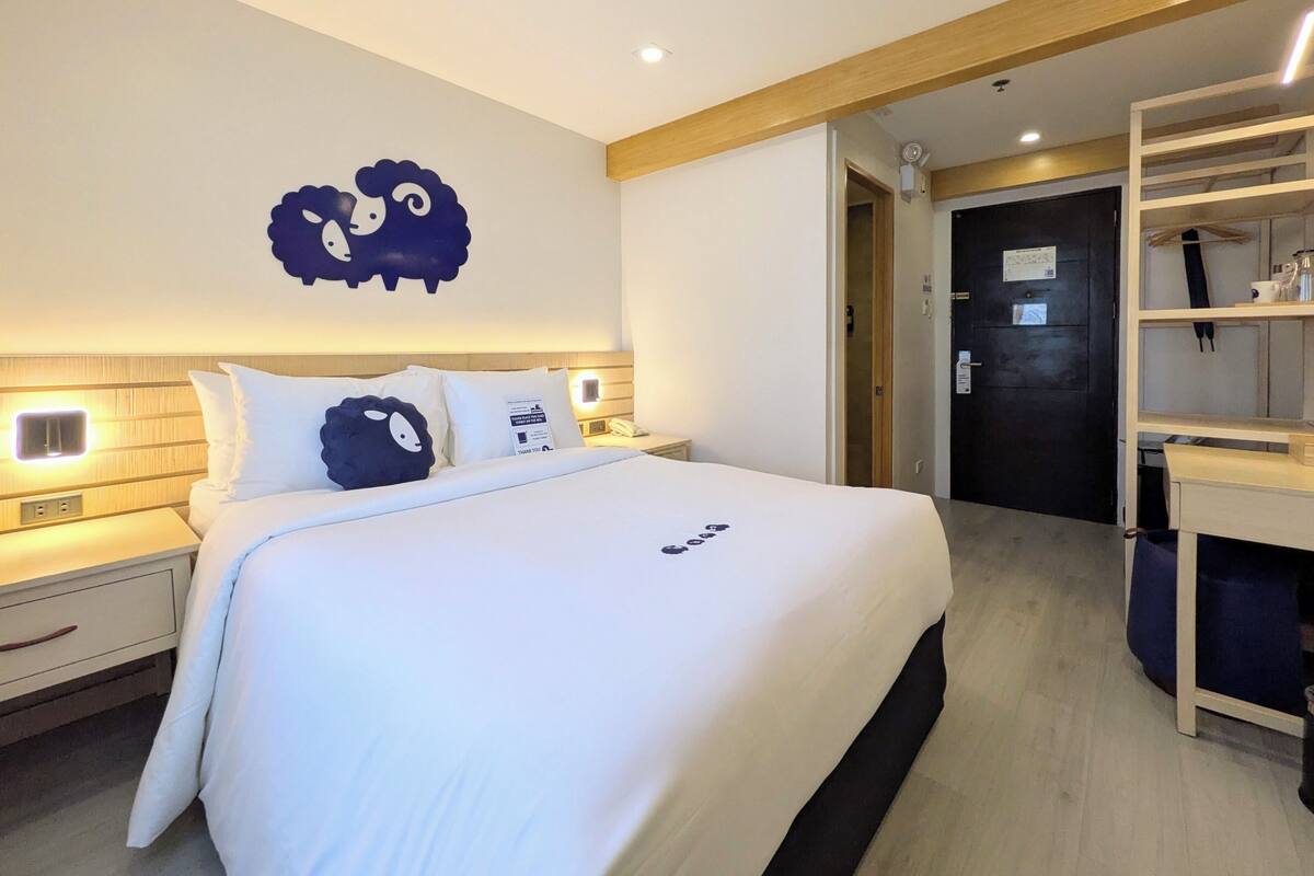 Deluxe tweepersoonskamer, 1 queensize bed | Gratis wifi, beddengoed