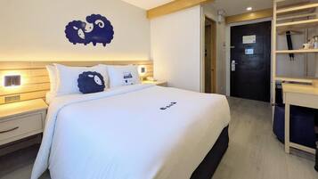 Free WiFi, bed sheets