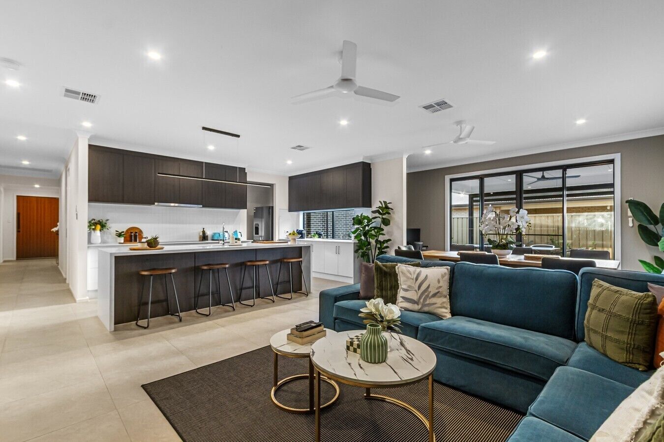 020_Open2view_ID1020691-5_Eagle_Street_Port_Hughes