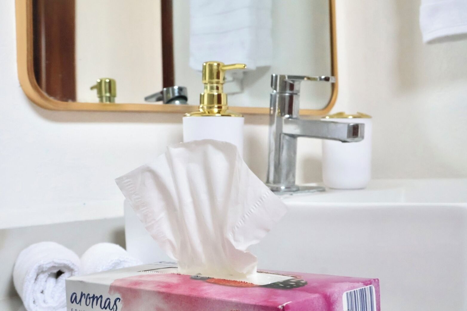 Comfort Room, 1 King Bed, Private Bathroom | Bathroom | Shower, towels, soap, shampoo