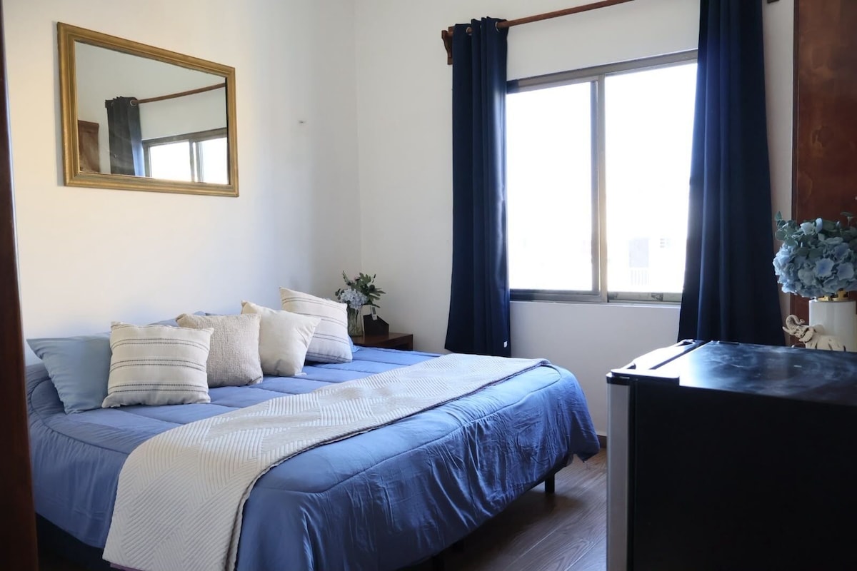 Comfort-Zimmer, 1 King-Bett, Stadtblick | Minibar, kostenloses WLAN