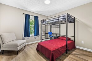 3 chambres, fer et planche à repasser, Wi-Fi gratuit, draps fournis