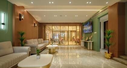 Hotel Aadya Palace