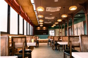 Restaurant - Hotel Aadya Palace (Varanasi)