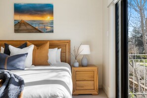 Iron/ironing board, WiFi, bed sheets - Home Away Henley—Modern Beachside Hideaway (Henley Beach)