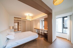 Blackout curtains, iron/ironing board, free WiFi - Zhome- Four Bedrooms 5Beds Near the Bund (SHANGHAI)
