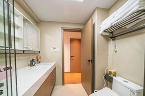 Slippers - Zhome- Four Bedrooms 5Beds Near the Bund (SHANGHAI)