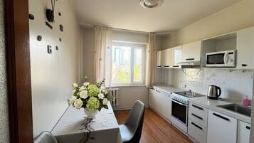 Standard-Apartment, Stadtblick | Eigene Küche | Kühlschrank, Mikrowelle