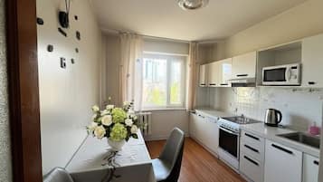 Standard-Apartment, Stadtblick | Eigene Küche | Kühlschrank, Mikrowelle