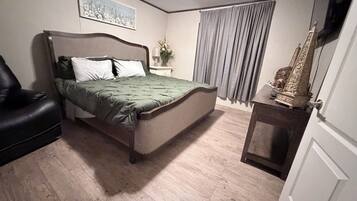 5 Schlafzimmer, Bügeleisen/Bügelbrett, WLAN, Bettwäsche
