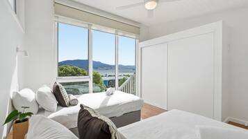 Iron/ironing board, travel crib, WiFi, bed sheets