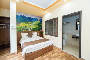 Espacio para trabajar con laptop y wifi gratis 