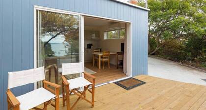 Garden Apartment - beside the sea!