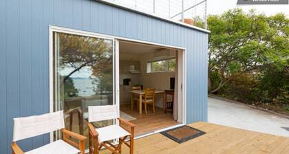 Garden Apartment - beside the sea!
