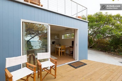 Garden Apartment - beside the sea!
