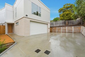 Exterior - Stylish Rosetta Waterview Stay (Rosetta)