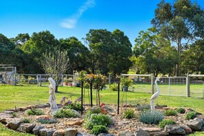 Property grounds - Wildlife & Waves Getaway (Acton Park)