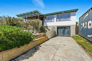 Exterior - Waterfront Charm – Cozy 3BR Retreat (Midway Point)