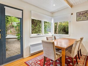 Dining - Roope Cottage-Location, Free WiFi & Parking (New Town)