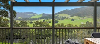 Riverbend Escape – Judbury