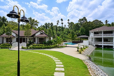 SHESHAVANA HERITAGE RESORT