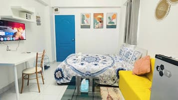 Iron/ironing board, internet, bed sheets
