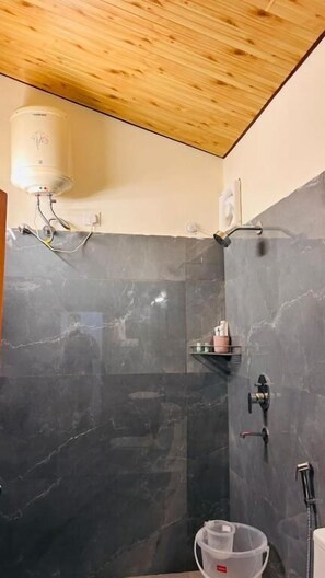 Shower, free toiletries, slippers, soap - Radhika Retreat  (MUKTESHWAR)