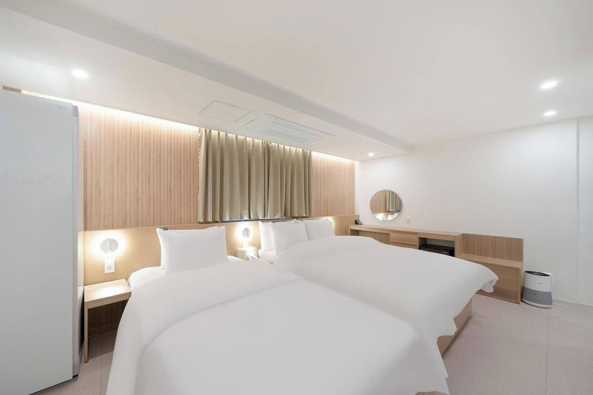 Romantic Twin Room