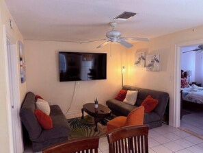 TV - 1R Lido Key - Steps to Beach, Walk to St. Armand's (Sarasota)