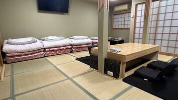 ベーシック 4 人部屋 | WiFi (無料)