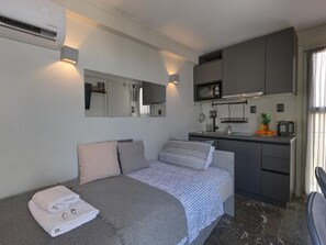 Iron/ironing board, WiFi, bed sheets - Renovated Loft with Athens City Views (Athina)
