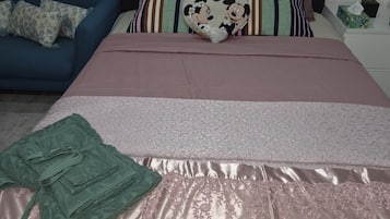 1 chambre, literie fournie