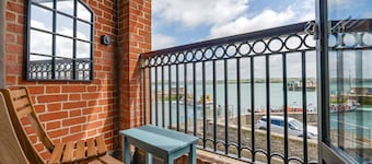 2 Red Brick Building - central Padstow with beautiful estuary & harbour views